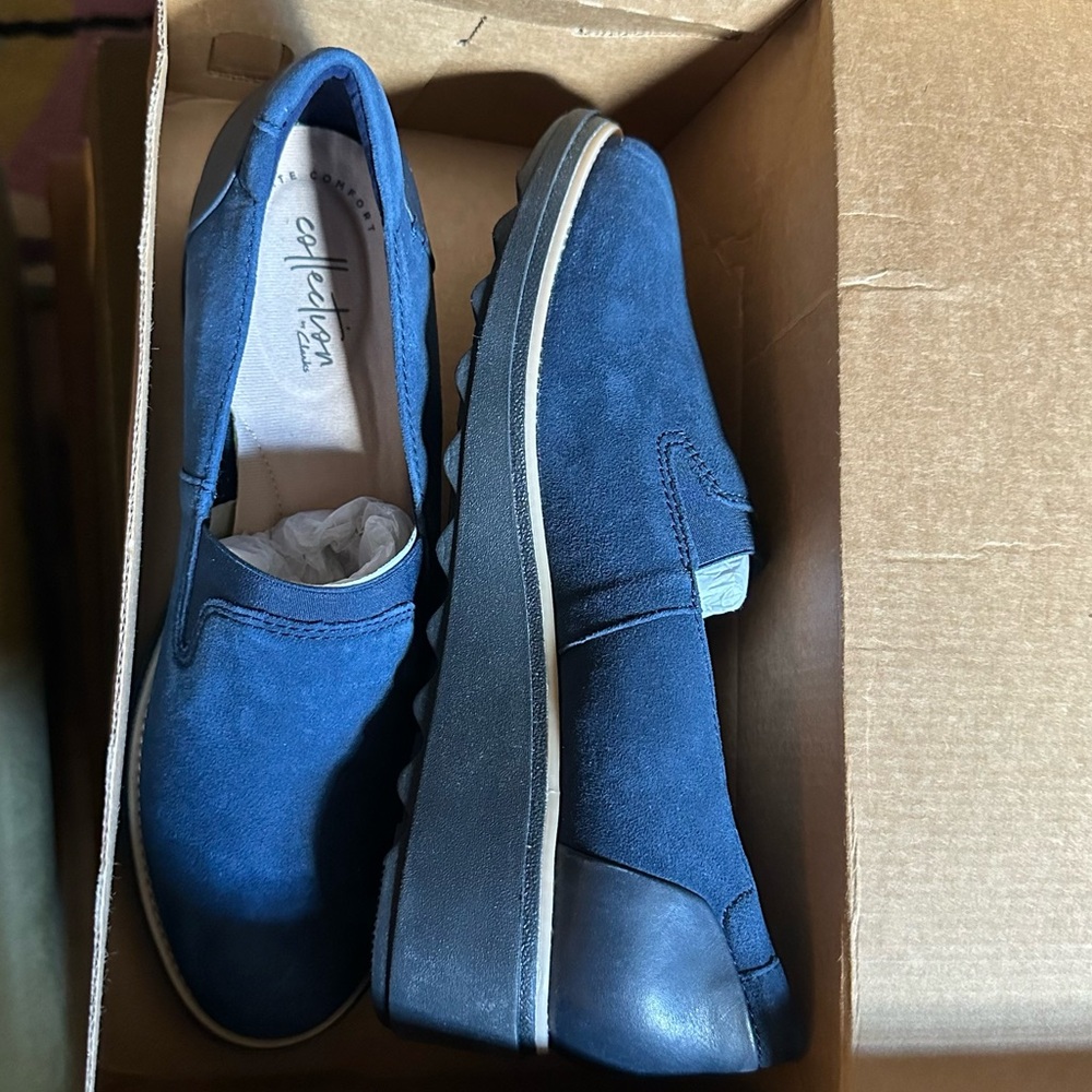 Clarks Sharon Dolly Loafer (Navy) - Size 7 - Brand New